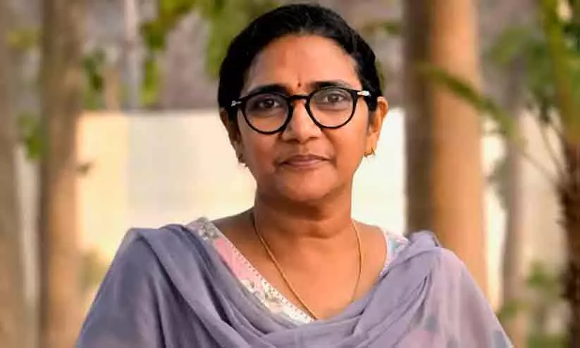 സ്ഥലംമാറ്റത്തിന് പിന്നാലെ ഹെൽത്ത് ഇൻസ്പെക്ടർ കുഴഞ്ഞുവീണ് മരിച്ചു സ്ഥലംമാറ്റത്തിന് പിന്നാലെ ഹെൽത്ത് ഇൻസ്പെക്ടർ കുഴഞ്ഞുവീണ് മരിച്ചു