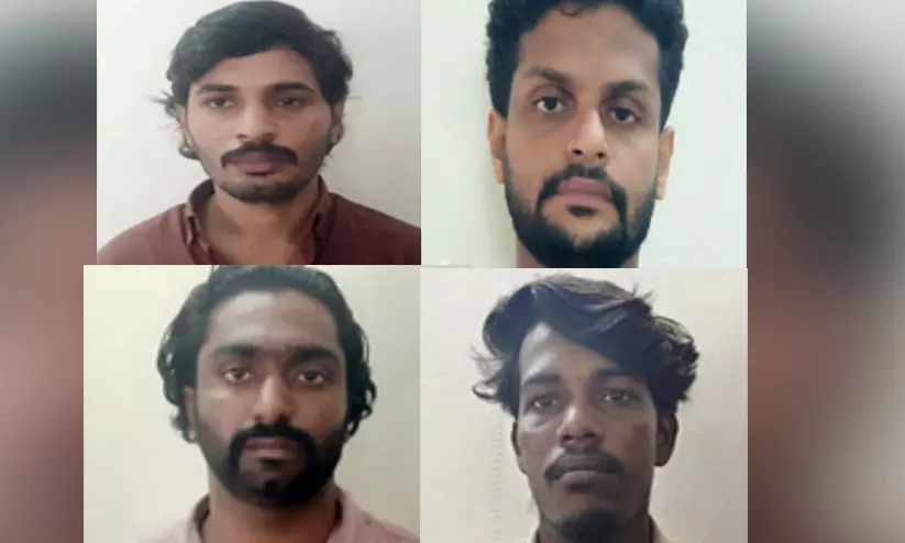 മൂന്നു മലയാളികള് അടക്കം അന്തർസംസ്ഥാന വാഹന മോഷണസംഘത്തിലെ നാല് പേര് പിടിയില് മൂന്നു മലയാളികള് അടക്കം അന്തർസംസ്ഥാന വാഹന മോഷണസംഘത്തിലെ നാല് പേര് പിടിയില്