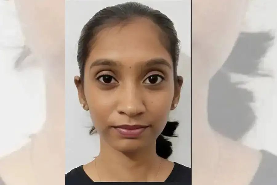 സ്വകാര്യ ബസില് നിന്ന് തെറിച്ചുവീണ് കോളേജ് വിദ്യാര്ഥിനി മരിച്ചു സ്വകാര്യ ബസില് നിന്ന് തെറിച്ചുവീണ് കോളേജ് വിദ്യാര്ഥിനി മരിച്ചു
