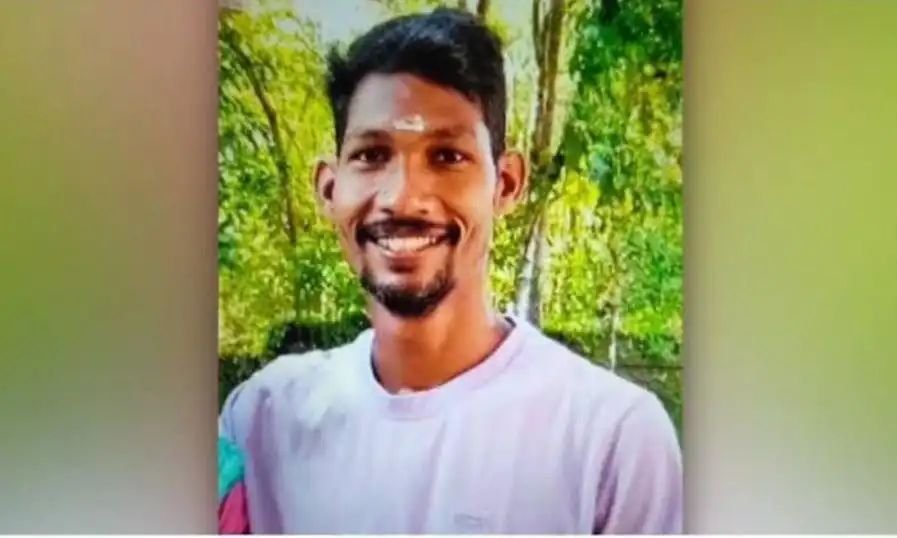 ജനവാസ മേഖലയിലിറങ്ങിയ കാട്ടുപോത്തിനെ തുരത്തുന്നതിനിടെ യുവാവിന് ദാരുണാന്ത്യം ജനവാസ മേഖലയിലിറങ്ങിയ കാട്ടുപോത്തിനെ തുരത്തുന്നതിനിടെ യുവാവിന് ദാരുണാന്ത്യം