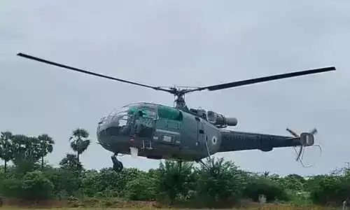 ഇന്ത്യന് വ്യോമസേനയുടെ ഹെലികോപ്റ്റര് മുന്നറിയിപ്പില്ലാതെ നിലയ്ക്കലെത്തി ഇന്ത്യന് വ്യോമസേനയുടെ ഹെലികോപ്റ്റര് മുന്നറിയിപ്പില്ലാതെ നിലയ്ക്കലെത്തി