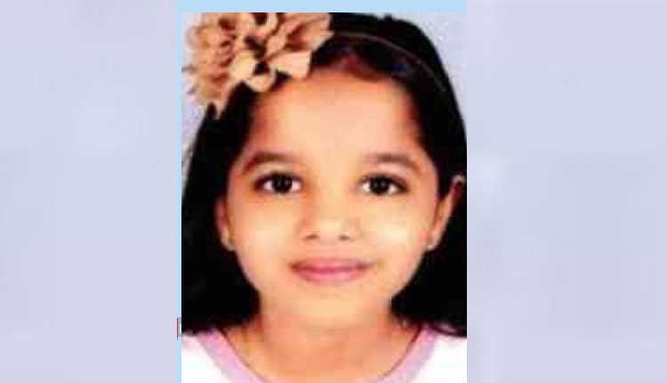 കോഴിക്കോട് സ്കൂട്ടർ ബസിനടിയിൽപെട്ട് എട്ടുവയസുകാരി മരിച്ചു; മാതാവിനും സഹോദരങ്ങൾക്കും പരുക്ക് കോഴിക്കോട് സ്കൂട്ടർ ബസിനടിയിൽപെട്ട് എട്ടുവയസുകാരി മരിച്ചു; മാതാവിനും സഹോദരങ്ങൾക്കും പരുക്ക്