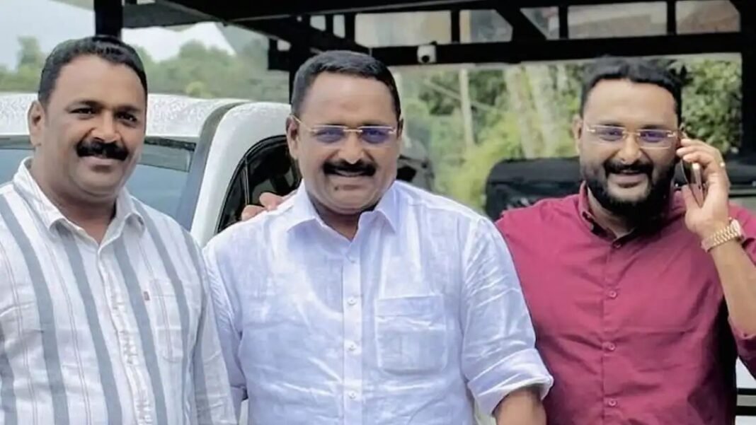 മുട്ടിൽ മരംമുറി കേസ്: അഗസ്റ്റിൻ സഹോദരങ്ങൾക്കെതിരെ ജാമ്യമില്ലാ വാറണ്ട് പുറപ്പെടുവിച്ച് കോടതി മുട്ടിൽ മരംമുറി കേസ്: അഗസ്റ്റിൻ സഹോദരങ്ങൾക്കെതിരെ ജാമ്യമില്ലാ വാറണ്ട് പുറപ്പെടുവിച്ച് കോടതി