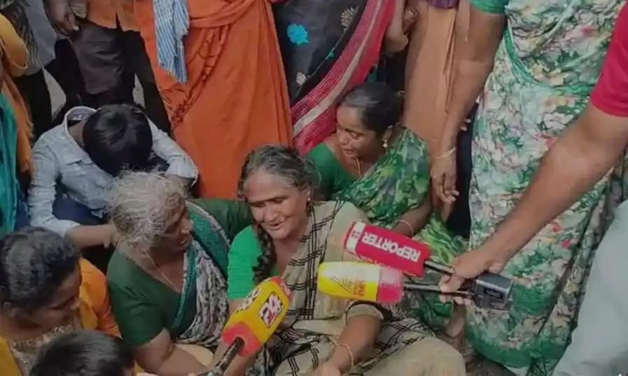 കാട്ടാന ആക്രമണം; മരിച്ച തോട്ടം തൊഴിലാളിയുടെ കുടുംബത്തിന് പത്ത് ലക്ഷം രൂപ ധനസഹായം പ്രഖ്യാപിച്ചു കാട്ടാന ആക്രമണം; മരിച്ച തോട്ടം തൊഴിലാളിയുടെ കുടുംബത്തിന് പത്ത് ലക്ഷം രൂപ ധനസഹായം പ്രഖ്യാപിച്ചു