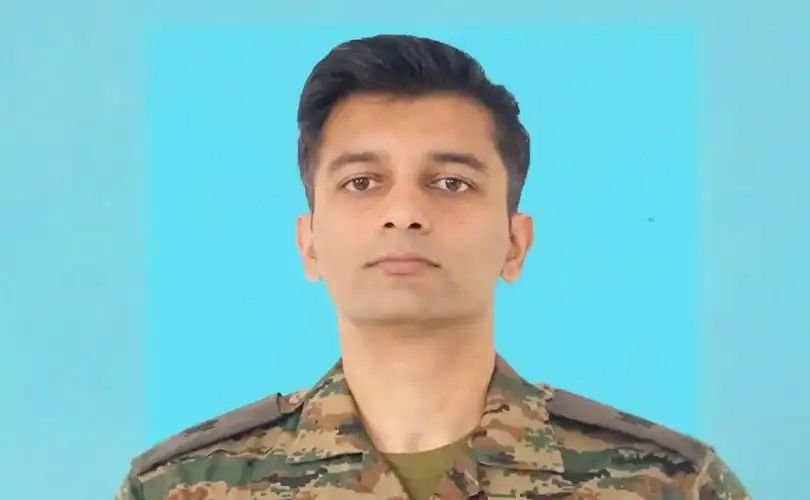 മലയാളി മേജര് തരുണ് വാസുദേവന് ശൗര്യചക്ര; 78 പേര്ക്ക് രാഷ്ട്രപതിയുടെ സൈനിക മെഡലുകള് മലയാളി മേജര് തരുണ് വാസുദേവന് ശൗര്യചക്ര; 78 പേര്ക്ക് രാഷ്ട്രപതിയുടെ സൈനിക മെഡലുകള്