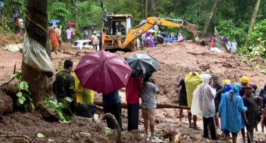 സംസ്ഥാനത്ത് നാശം വിതച്ച് പെരുമഴ; അടിയന്തര സാഹചര്യം നേരിടാൻ സജ്ജമെന്ന് സർക്കാർ സംസ്ഥാനത്ത് നാശം വിതച്ച് പെരുമഴ; അടിയന്തര സാഹചര്യം നേരിടാൻ സജ്ജമെന്ന് സർക്കാർ