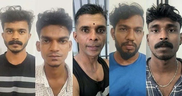 ഗുരുവായൂരില് കാമുകിയെ കൊല്ലാൻ പെണ്വേഷം ധരിച്ചെത്തിയ കാമുകനടങ്ങുന്ന ക്രിമിനൽ സംഘം പിടിയില് ഗുരുവായൂരില് കാമുകിയെ കൊല്ലാൻ പെണ്വേഷം ധരിച്ചെത്തിയ കാമുകനടങ്ങുന്ന ക്രിമിനൽ സംഘം പിടിയില്