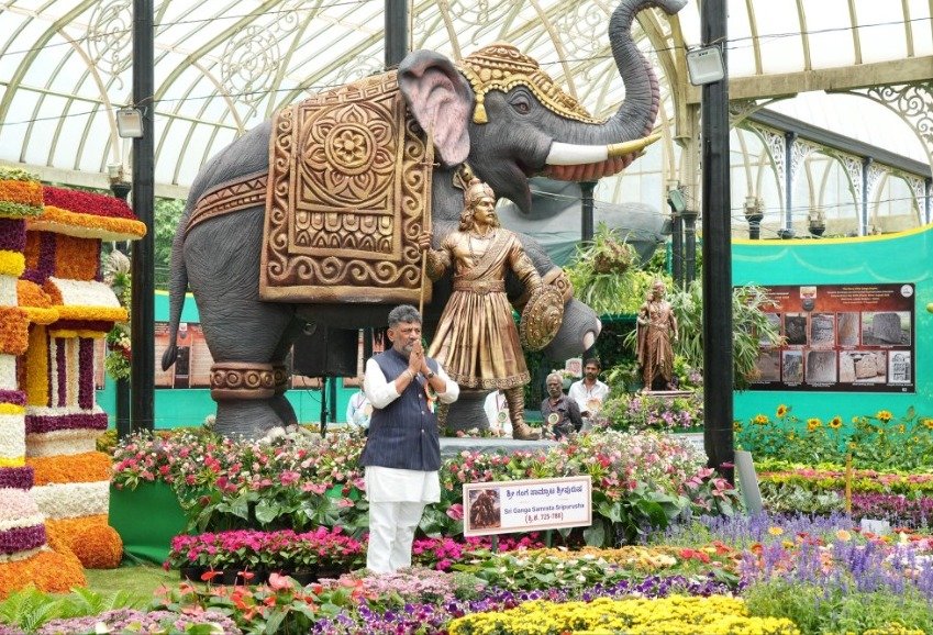 ഗംഗാ രാജവംശത്തിന്റെ പൈതൃകം പൂക്കളിൽ പുനരാവിഷ്കരിച്ച് ലാൽബാഗ് പുഷ്പമേള ഗംഗാ രാജവംശത്തിന്റെ പൈതൃകം പൂക്കളിൽ പുനരാവിഷ്കരിച്ച് ലാൽബാഗ് പുഷ്പമേള
