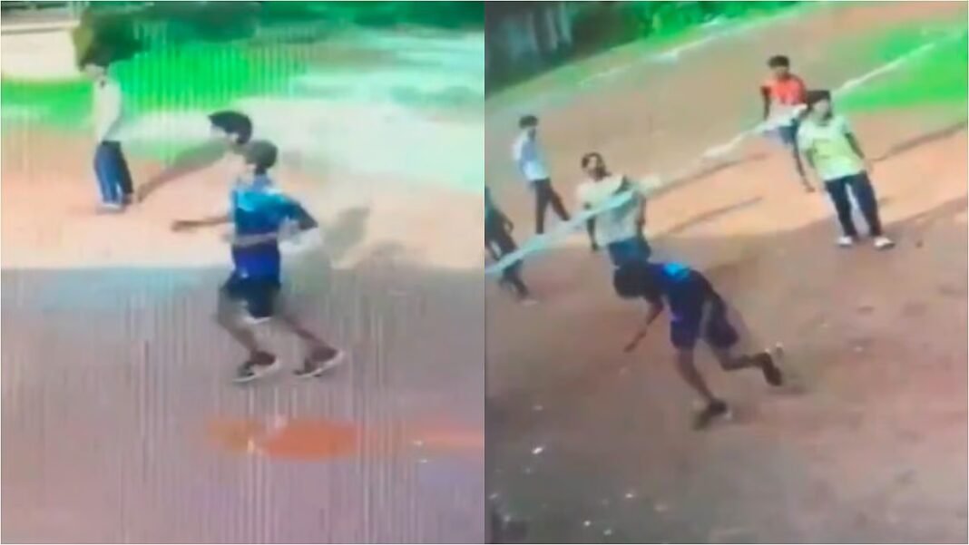 വോളിബോൾ സർവ് ചെയ്യുന്നതിനിടെ പത്താം ക്ലാസ് വിദ്യാർഥി കുഴഞ്ഞുവീണു മരിച്ചു വോളിബോൾ സർവ് ചെയ്യുന്നതിനിടെ പത്താം ക്ലാസ് വിദ്യാർഥി കുഴഞ്ഞുവീണു മരിച്ചു