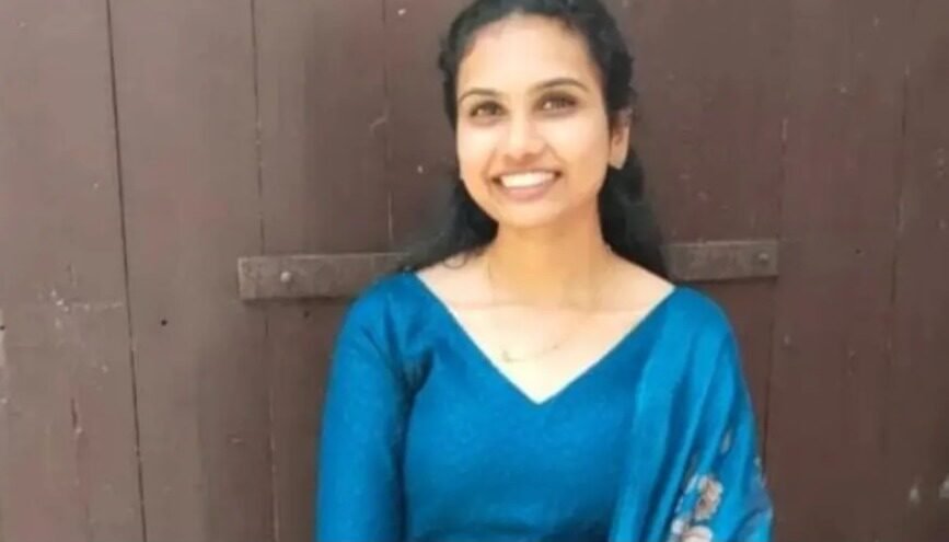പ്രതിശ്രുതവരൻ ബൈക്കപകടത്തിൽ മരിച്ചു; പിന്നാലെ യുവതിയും മരിച്ചനിലയിൽ പ്രതിശ്രുതവരൻ ബൈക്കപകടത്തിൽ മരിച്ചു; പിന്നാലെ യുവതിയും മരിച്ചനിലയിൽ