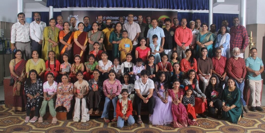 കര്ണാടക യുവജനോത്സവത്തിനു സമാപനം; അദ്വിക ശ്രീവാസ്തവ, സ്മൃതി കൃഷ്ണ കുമാര്, രുദ്ര നായര് കലാതിലകങ്ങള് കര്ണാടക യുവജനോത്സവത്തിനു സമാപനം; അദ്വിക ശ്രീവാസ്തവ, സ്മൃതി കൃഷ്ണ കുമാര്, രുദ്ര നായര് കലാതിലകങ്ങള്