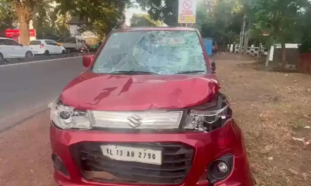 മദ്യലഹരിയില് എഎസ്ഐ ഓടിച്ച കാറിടിച്ച് മൂന്നു പേര്ക്ക് ഗുരുതര പരുക്ക് മദ്യലഹരിയില് എഎസ്ഐ ഓടിച്ച കാറിടിച്ച് മൂന്നു പേര്ക്ക് ഗുരുതര പരുക്ക്
