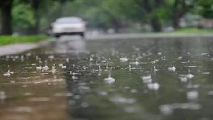 ബെംഗളൂരുവിൽ ഇന്ന് നേരിയ മഴയ്ക്ക് സാധ്യത ബെംഗളൂരുവിൽ ഇന്ന് നേരിയ മഴയ്ക്ക് സാധ്യത