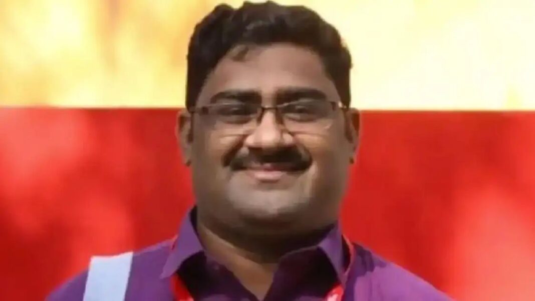 വ്യാജ ഒപ്പിട്ട് വിധവാ പെന്ഷന് തട്ടിയെന്ന പരാതി; ഡിവൈഎഫ്ഐ നേതാവിന് സസ്പെന്ഷന് വ്യാജ ഒപ്പിട്ട് വിധവാ പെന്ഷന് തട്ടിയെന്ന പരാതി; ഡിവൈഎഫ്ഐ നേതാവിന് സസ്പെന്ഷന്