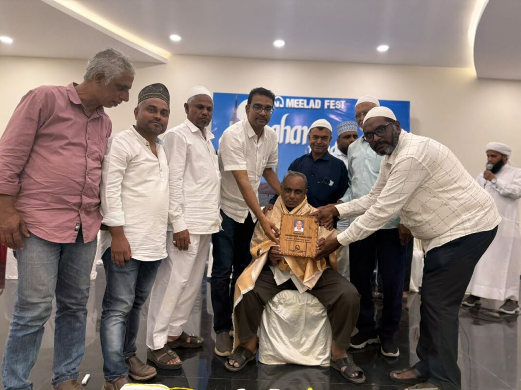 സേവനത്തിന്റെ നാല് പതിറ്റാണ്ടുകൾ; ഷംസുദ്ദീൻ കൂടാളിക്ക് കെ ആർ പുരം ജമാഅത്തിന്റെ ആദരവ് സേവനത്തിന്റെ നാല് പതിറ്റാണ്ടുകൾ; ഷംസുദ്ദീൻ കൂടാളിക്ക് കെ ആർ പുരം ജമാഅത്തിന്റെ ആദരവ്