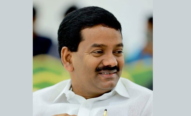 സാമ്പത്തിക തട്ടിപ്പ് ആരോപണം : മുൻ എംഎൽഎ പ്രമോദ് നാരായണനെതിരെ കേസെടുത്തു സാമ്പത്തിക തട്ടിപ്പ് ആരോപണം : മുൻ എംഎൽഎ പ്രമോദ് നാരായണനെതിരെ കേസെടുത്തു