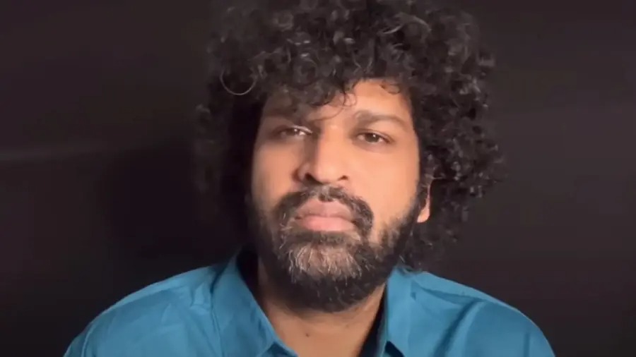 മദ്യപിച്ച് വാഹനമോടിച്ച് കാറിലും ബൈക്കിലും ഇടിച്ചു, യൂട്യൂബര് അശ്വന്ത് കോക്ക് കസ്റ്റഡിയിൽ മദ്യപിച്ച് വാഹനമോടിച്ച് കാറിലും ബൈക്കിലും ഇടിച്ചു, യൂട്യൂബര് അശ്വന്ത് കോക്ക് കസ്റ്റഡിയിൽ