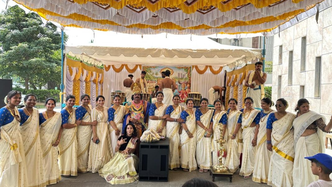 മഹീന്ദ്ര വിൻഡ്ചൈംസിൽ ഓണാഘോഷം മഹീന്ദ്ര വിൻഡ്ചൈംസിൽ ഓണാഘോഷം