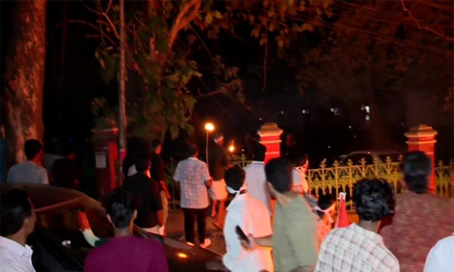തലസ്ഥാനം യുദ്ധക്കളം; യൂത്ത് കോൺഗ്രസ് മാർച്ചിന് നേരെ കല്ലേറ്, ലാത്തി ചാര്ജില് നിരവധി വിദ്യാര്ഥികള്ക്ക് പരുക്ക് തലസ്ഥാനം യുദ്ധക്കളം; യൂത്ത് കോൺഗ്രസ് മാർച്ചിന് നേരെ കല്ലേറ്, ലാത്തി ചാര്ജില് നിരവധി വിദ്യാര്ഥികള്ക്ക് പരുക്ക്