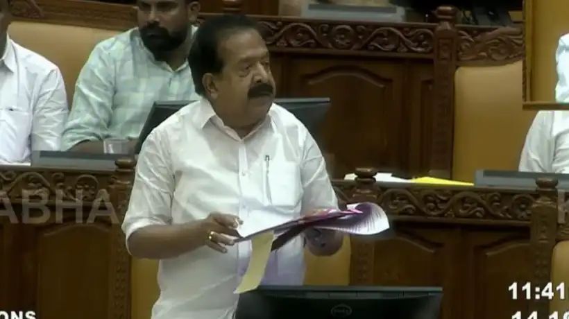 നെടുമ്പാശേരി വാഹനാപകടം: പ്രതിക്ക് 10 വര്ഷം വരെ തടവ് ലഭിക്കാവുന്ന വകുപ്പ് ചുമത്തിയതായി ആഭ്യന്തരമന്ത്രി, ആവശ്യമെങ്കില് ബോര്സ്റ്റല് സ്കൂളില് നിന്ന് മാറ്റും നെടുമ്പാശേരി വാഹനാപകടം: പ്രതിക്ക് 10 വര്ഷം വരെ തടവ് ലഭിക്കാവുന്ന വകുപ്പ് ചുമത്തിയതായി ആഭ്യന്തരമന്ത്രി, ആവശ്യമെങ്കില് ബോര്സ്റ്റല് സ്കൂളില് നിന്ന് മാറ്റും
