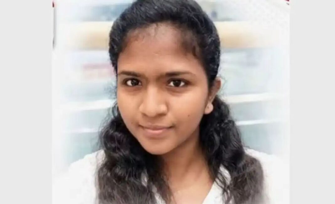 നിരോധിത മരുന്ന് കൈവശം വെച്ചതിന് സൗദിയില് മലയാളി നഴ്സ് പോലീസ് കസ്റ്റഡിയില് നിരോധിത മരുന്ന് കൈവശം വെച്ചതിന് സൗദിയില് മലയാളി നഴ്സ് പോലീസ് കസ്റ്റഡിയില്