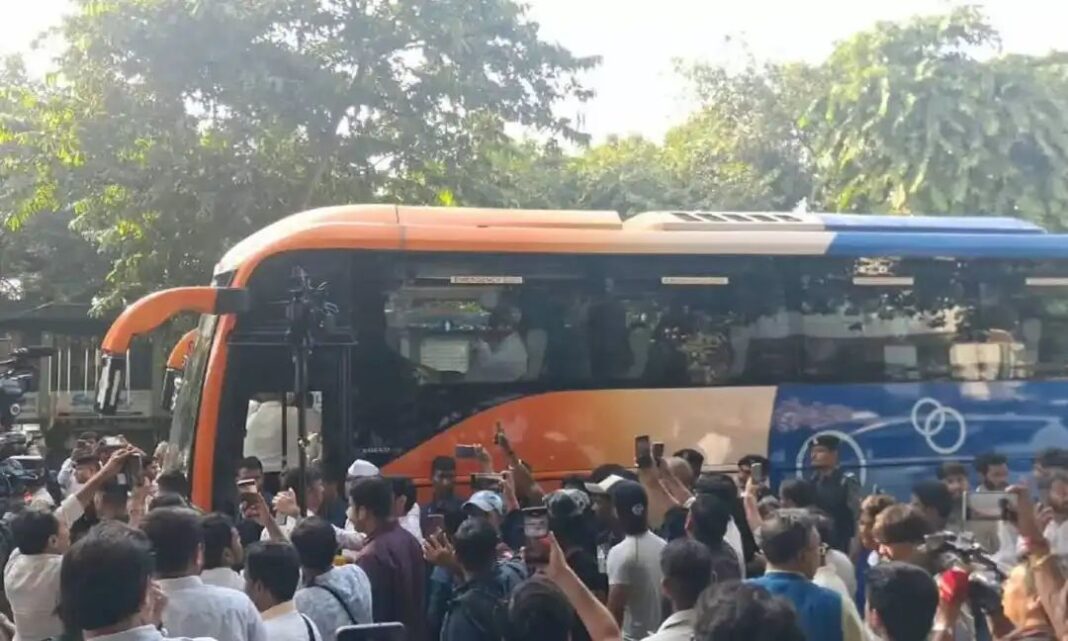 രാജ്യതലസ്ഥാനത്ത് ഇന്നും നാടകീയ രംഗങ്ങള്; എംപിമാര് ജന്തര് മന്തറിലേക്ക്; ഇന്ത്യാസഖ്യത്തിന്റെ വൻപ്രതിഷേധം രാജ്യതലസ്ഥാനത്ത് ഇന്നും നാടകീയ രംഗങ്ങള്; എംപിമാര് ജന്തര് മന്തറിലേക്ക്; ഇന്ത്യാസഖ്യത്തിന്റെ വൻപ്രതിഷേധം