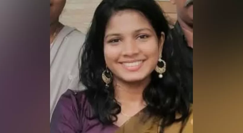വടകരയിൽ വന്ദേ ഭാരത് ഇടിച്ച് വിദ്യാർഥിനിക്ക് ദാരുണാന്ത്യം വടകരയിൽ വന്ദേ ഭാരത് ഇടിച്ച് വിദ്യാർഥിനിക്ക് ദാരുണാന്ത്യം