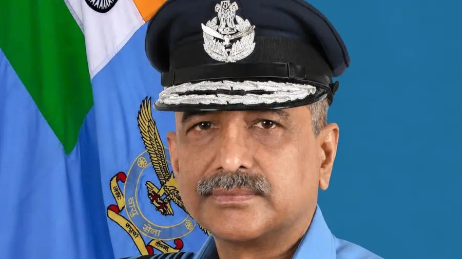 എയർ മാർഷൽ അശുതോഷ് ദീക്ഷിത് പുതിയ വ്യോമസേനാ മേധാവി എയർ മാർഷൽ അശുതോഷ് ദീക്ഷിത് പുതിയ വ്യോമസേനാ മേധാവി